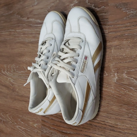 (9) Vintage Look Reebok Classic Lace Up Sneakers Non-Marking Outsole Retro Y2K - Picture 5 of 17